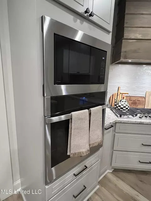 Kitchen - 836 Long Leaf Cir, Brandon, MS 39042 photo 6 of 19
