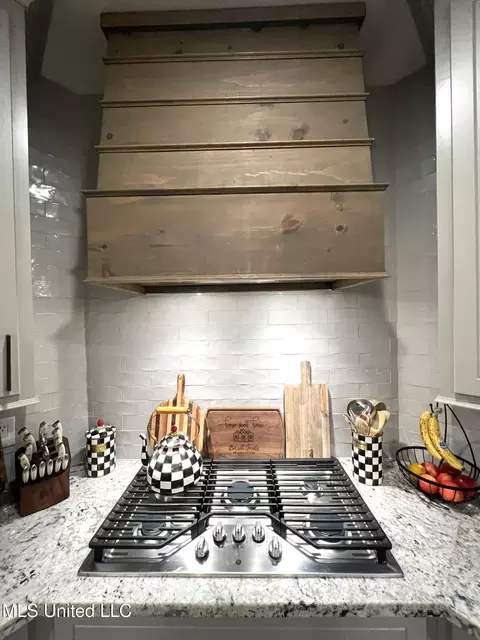 Kitchen - 836 Long Leaf Cir, Brandon, MS 39042 photo 15 of 19