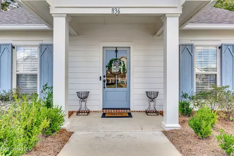 Exterior - 836 Long Leaf Cir, Brandon, MS 39042 photo 1 of 12