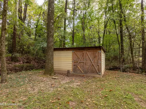 Exterior - 113 Brookside Dr, Senatobia, MS 38668 photo 6 of 8