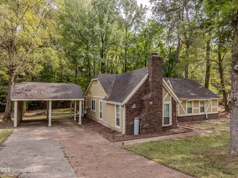 Exterior - 113 Brookside Dr, Senatobia, MS 38668 photo 7 of 8
