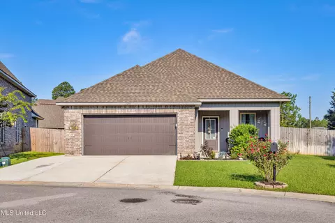 13247 Riverside Cv, Biloxi, MS 39532