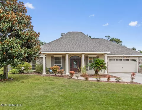 136 Sea Oaks Blvd, Long Beach, MS 39560