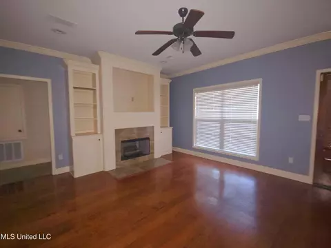 Living - 133 Northgate Dr, Canton, MS 39046 photo 2 of 4
