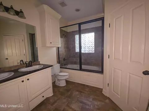 Bath - 133 Northgate Dr, Canton, MS 39046 photo 2 of 3