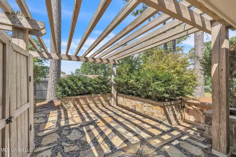 Exterior - 112 Channel Ln, Madison, MS 39110 photo 6 of 9