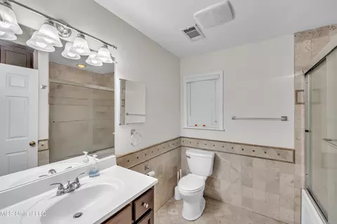 Bath - 112 Channel Ln, Madison, MS 39110 photo 1 of 4