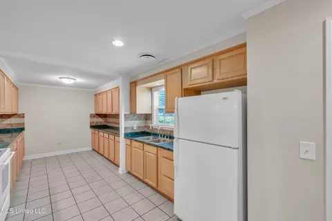 Kitchen - 112 Channel Ln, Madison, MS 39110 photo 1 of 2