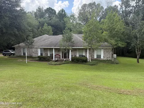 109 Falcon Ridge Dr, Raymond, MS 39154