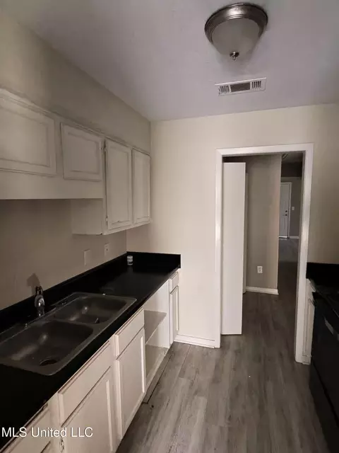 2104 Cooperwell Dr, Jackson, MS 39204 photo 5