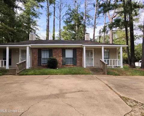 2104 Cooperwell Dr, Jackson, MS 39204