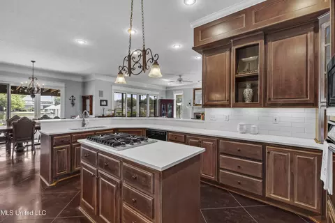 Kitchen - 154 Belle Pointe Pointe, Madison, MS 39110 photo 7 of 9
