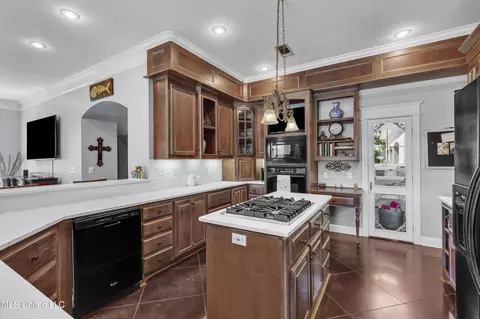 Kitchen - 154 Belle Pointe Pointe, Madison, MS 39110 photo 4 of 9
