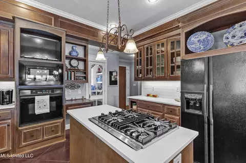 Kitchen - 154 Belle Pointe Pointe, Madison, MS 39110 photo 5 of 9