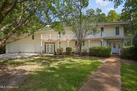 6518 Mauna Loa Ct, Diamondhead, MS 39525