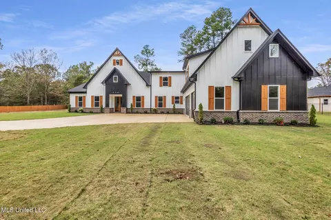 10203 Woolsey Rd, Olive Branch, MS 38654