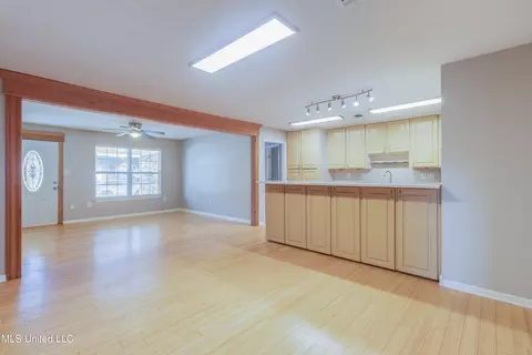 Living - 108 Vance Pl, Long Beach, MS 39560 photo 6 of 6