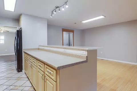 Kitchen - 108 Vance Pl, Long Beach, MS 39560 photo 2 of 2