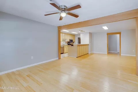 Living - 108 Vance Pl, Long Beach, MS 39560 photo 3 of 6