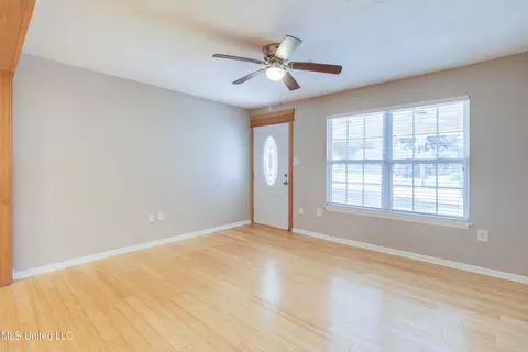 Living - 108 Vance Pl, Long Beach, MS 39560 photo 4 of 6