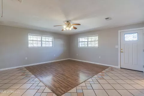 Living - 108 Vance Pl, Long Beach, MS 39560 photo 2 of 6
