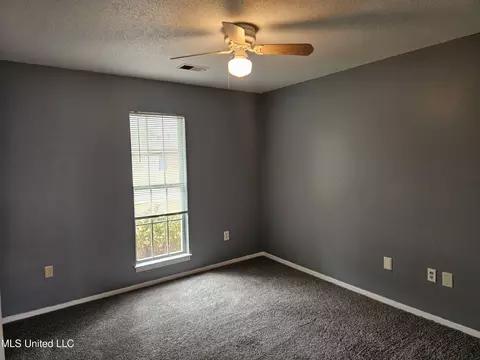 Bedroom - 10155 Riggan Dr, Olive Branch, MS 38654 photo 3 of 5