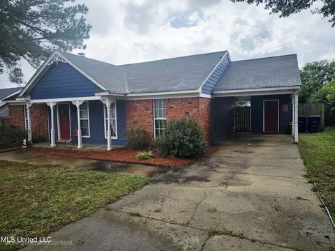 Exterior - 10155 Riggan Dr, Olive Branch, MS 38654 photo 2 of 3