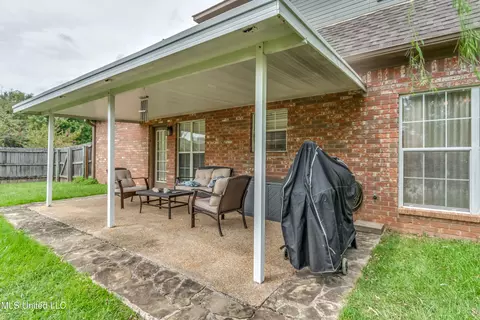 Exterior - 614 Summer Pl, Flowood, MS 39232 photo 4 of 8