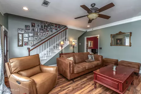 Living - 614 Summer Pl, Flowood, MS 39232 photo 4 of 4