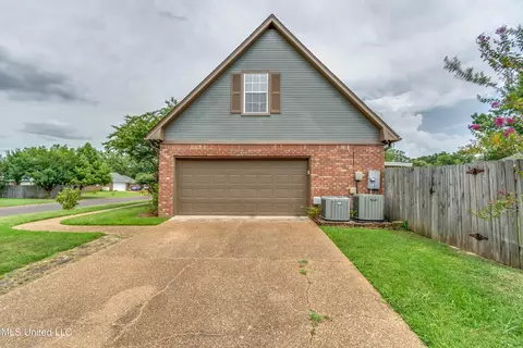 Exterior - 614 Summer Pl, Flowood, MS 39232 photo 7 of 8