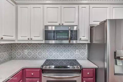 Kitchen - 614 Summer Pl, Flowood, MS 39232 photo 1 of 7