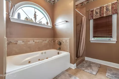 Bath - 614 Summer Pl, Flowood, MS 39232 photo 4 of 7