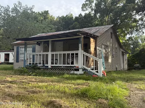 148 Cloverdale Rd, Natchez, MS 39120