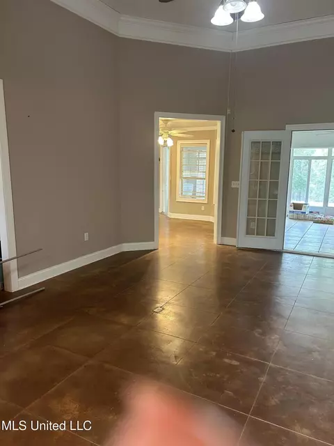 Living - 226 Pine View Cir, Flora, MS 39071 photo 1 of 5