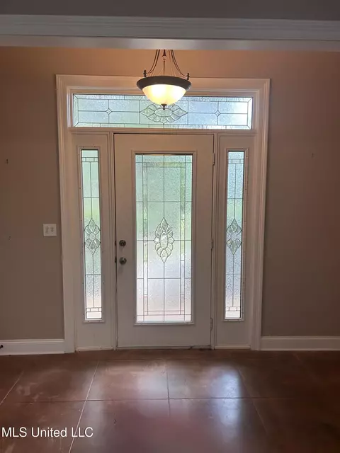 Entry Way - 226 Pine View Cir, Flora, MS 39071 photo 2 of 3