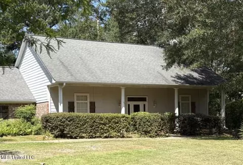 226 Pine View Cir, Flora, MS 39071