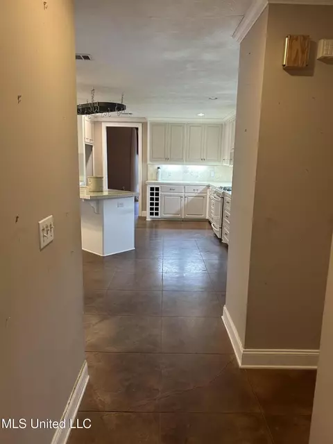 Entry Way - 226 Pine View Cir, Flora, MS 39071 photo 3 of 3