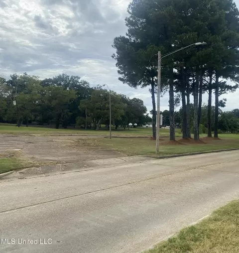 2875 Medgar Evers Blvd, Jackson, MS 39213 photo 4