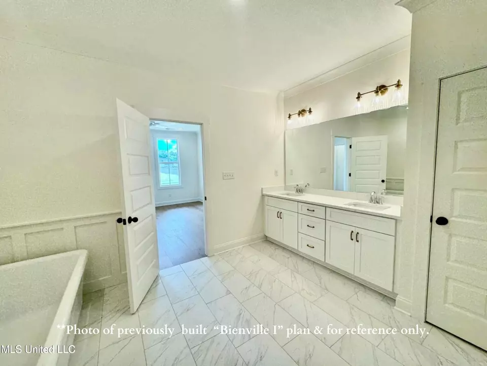 Bath - 2558 Saint Charles Cv, Southaven, MS 38672 photo 1 of 2