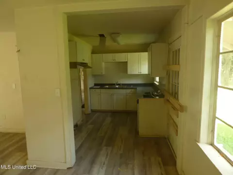 Kitchen - 906 Myra St, Brookhaven, MS 39601 photo 1 of 1
