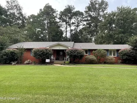 205 Hazlewood Dr, Brookhaven, MS 39601