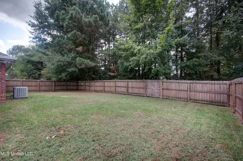 Exterior - 623 Sandpiper Dr, Brandon, MS 39047 photo 6 of 6