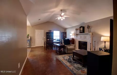 Entry Way - 623 Sandpiper Dr, Brandon, MS 39047 photo 1 of 4