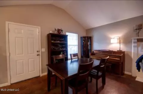 Entry Way - 623 Sandpiper Dr, Brandon, MS 39047 photo 4 of 4
