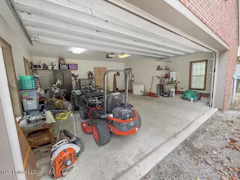 Exterior - 52 Ogden Rd, Natchez, MS 39120 photo 4 of 21