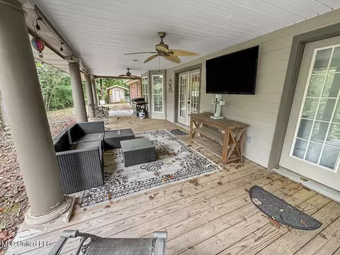 Exterior - 52 Ogden Rd, Natchez, MS 39120 photo 7 of 21