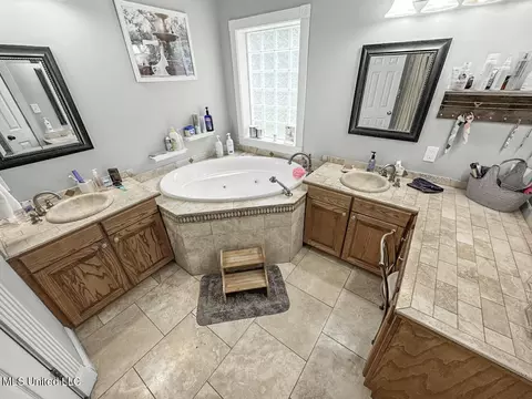 Bath - 52 Ogden Rd, Natchez, MS 39120 photo 1 of 3
