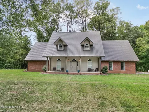 52 Ogden Rd, Natchez, MS 39120