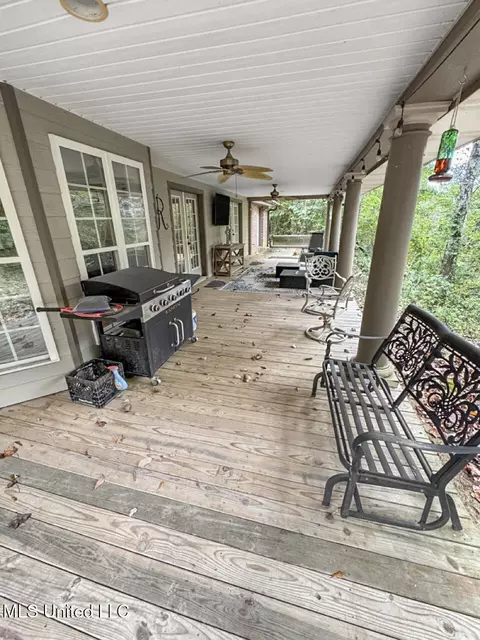 Exterior - 52 Ogden Rd, Natchez, MS 39120 photo 6 of 21
