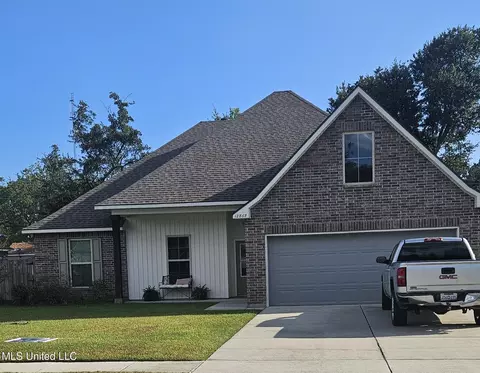 12867 Jackson Lee Dr, Ocean Springs, MS 39564